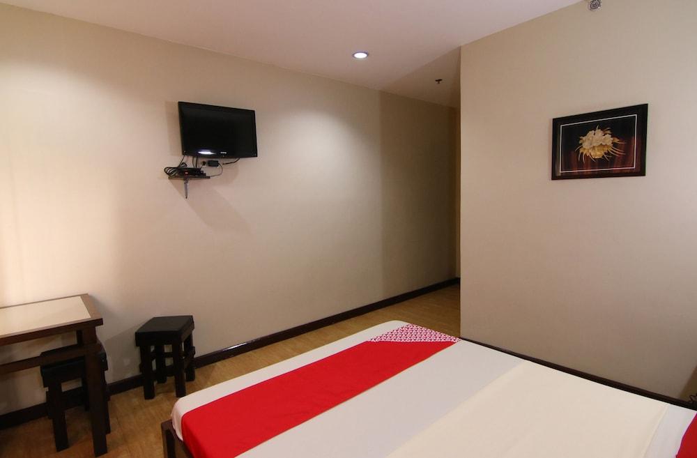 Oyo 110 Asiatel Hotel Pasay Luaran gambar